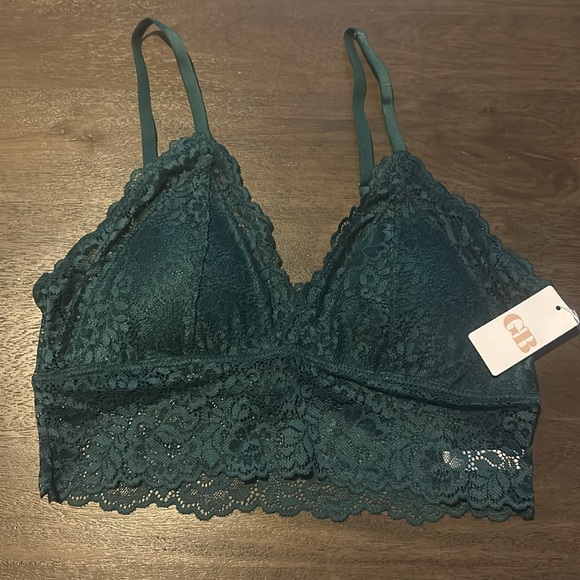 NWT GB
Juniors Triangle Lace Bralette - Picture 3 of 9